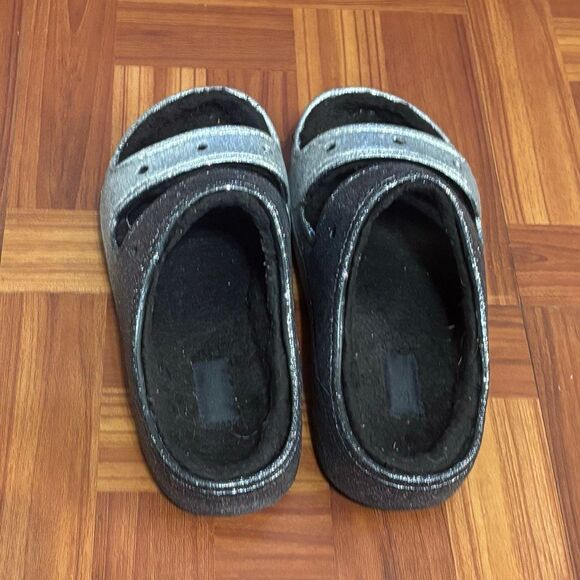 Crocs Cozzzy Black Silver Glitter Sherpa Lined Sandals 7 - Picture 3 of 6